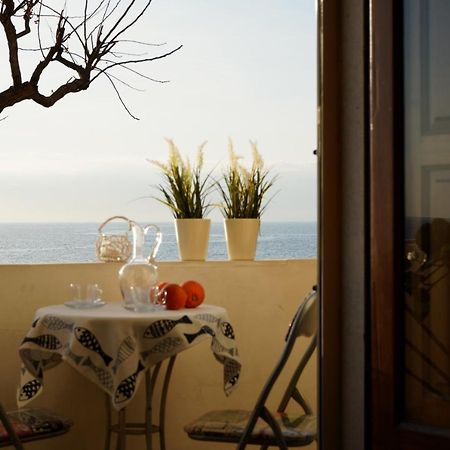 Villa Infinito Mare - Fronte Mare Stazzo Acireale Esterno foto