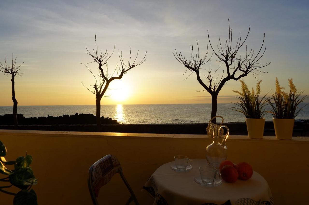 Villa Infinito Mare - Fronte Mare Stazzo Acireale Esterno foto